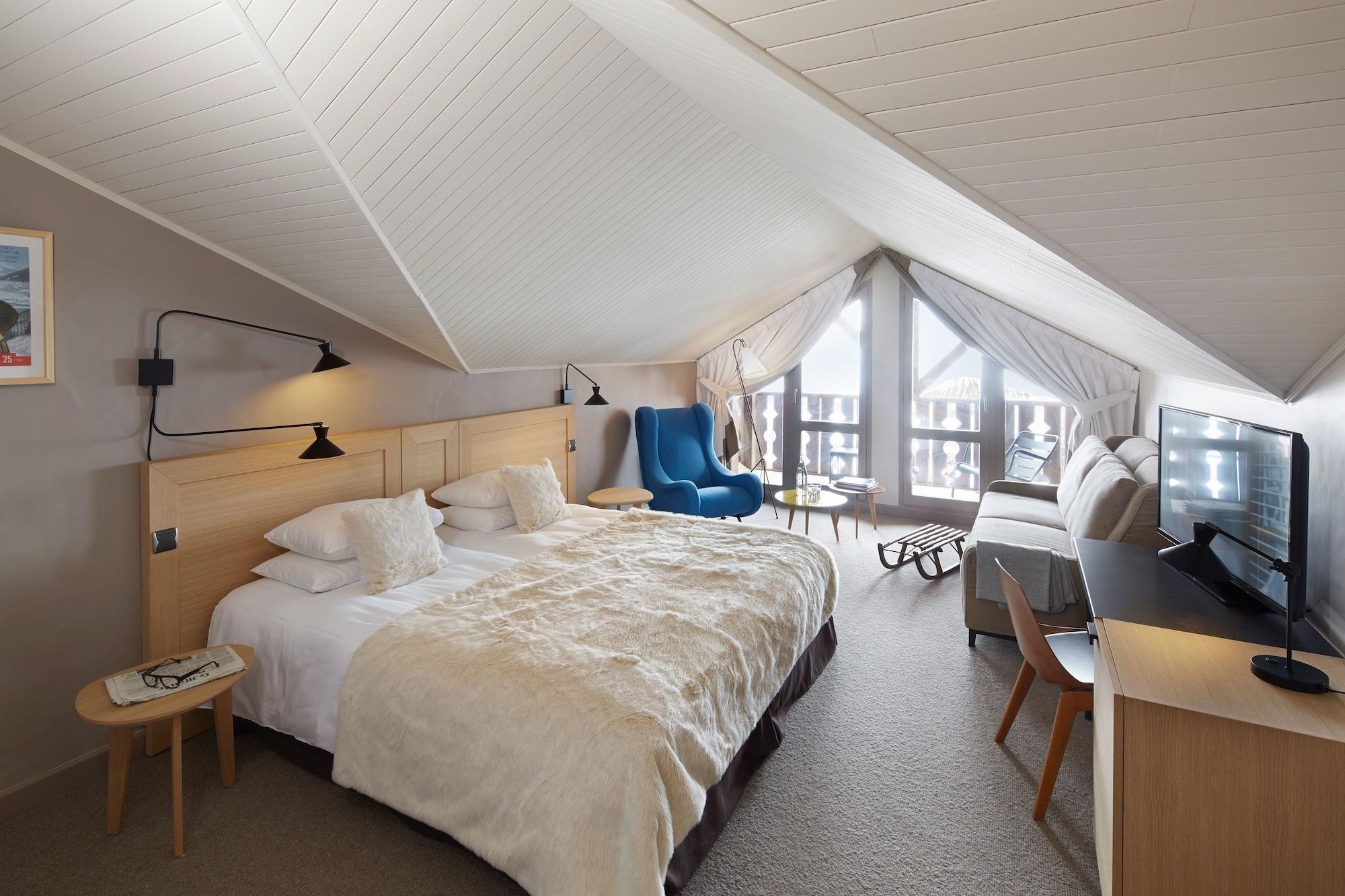 Hotel Des Trois Vallees Courchevel Bagian luar foto