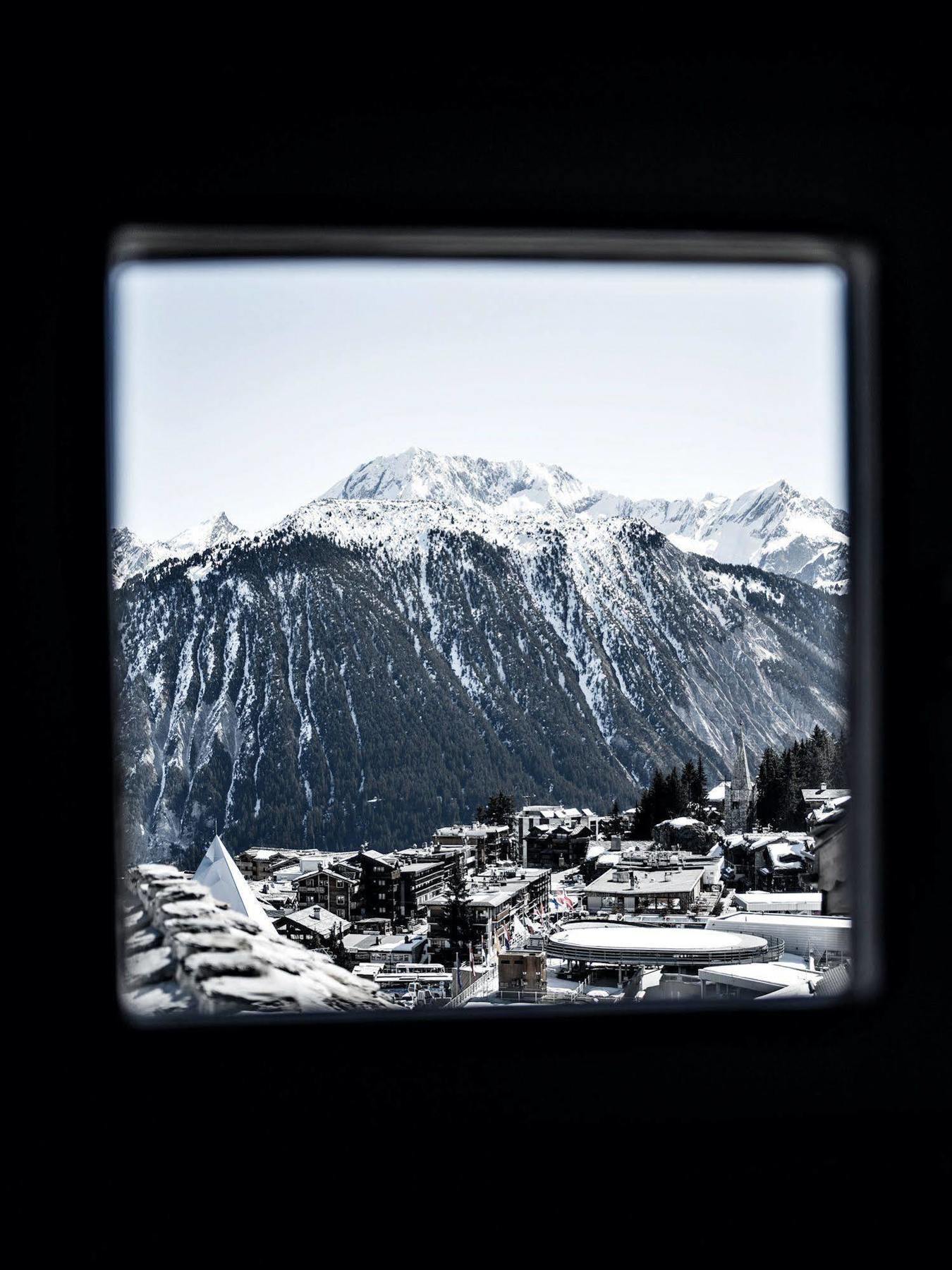 Hotel Des Trois Vallees Courchevel Bagian luar foto